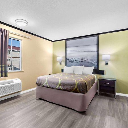 Super 8 By Wyndham Crescent City Extérieur photo