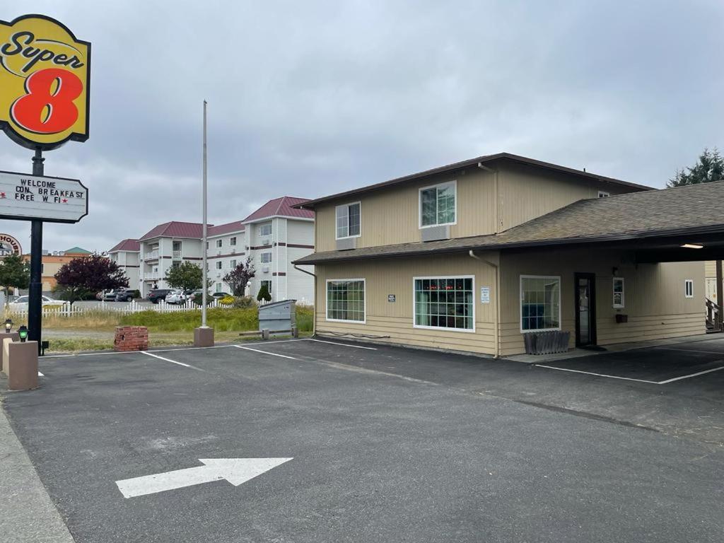 Super 8 By Wyndham Crescent City Extérieur photo