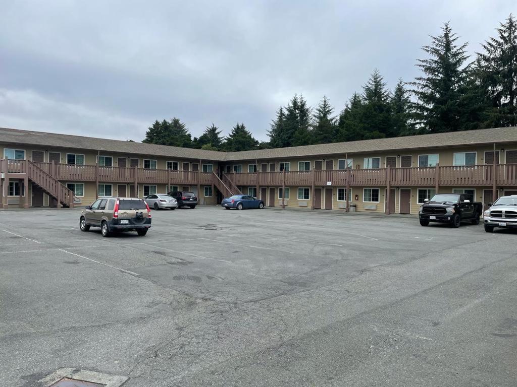 Super 8 By Wyndham Crescent City Extérieur photo