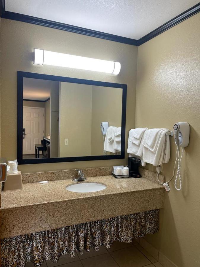 Super 8 By Wyndham Crescent City Extérieur photo