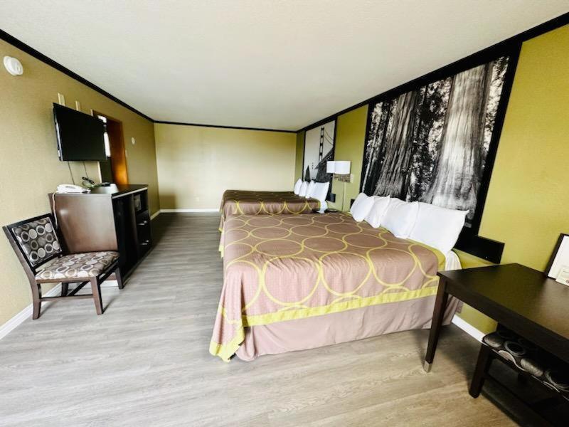 Super 8 By Wyndham Crescent City Extérieur photo