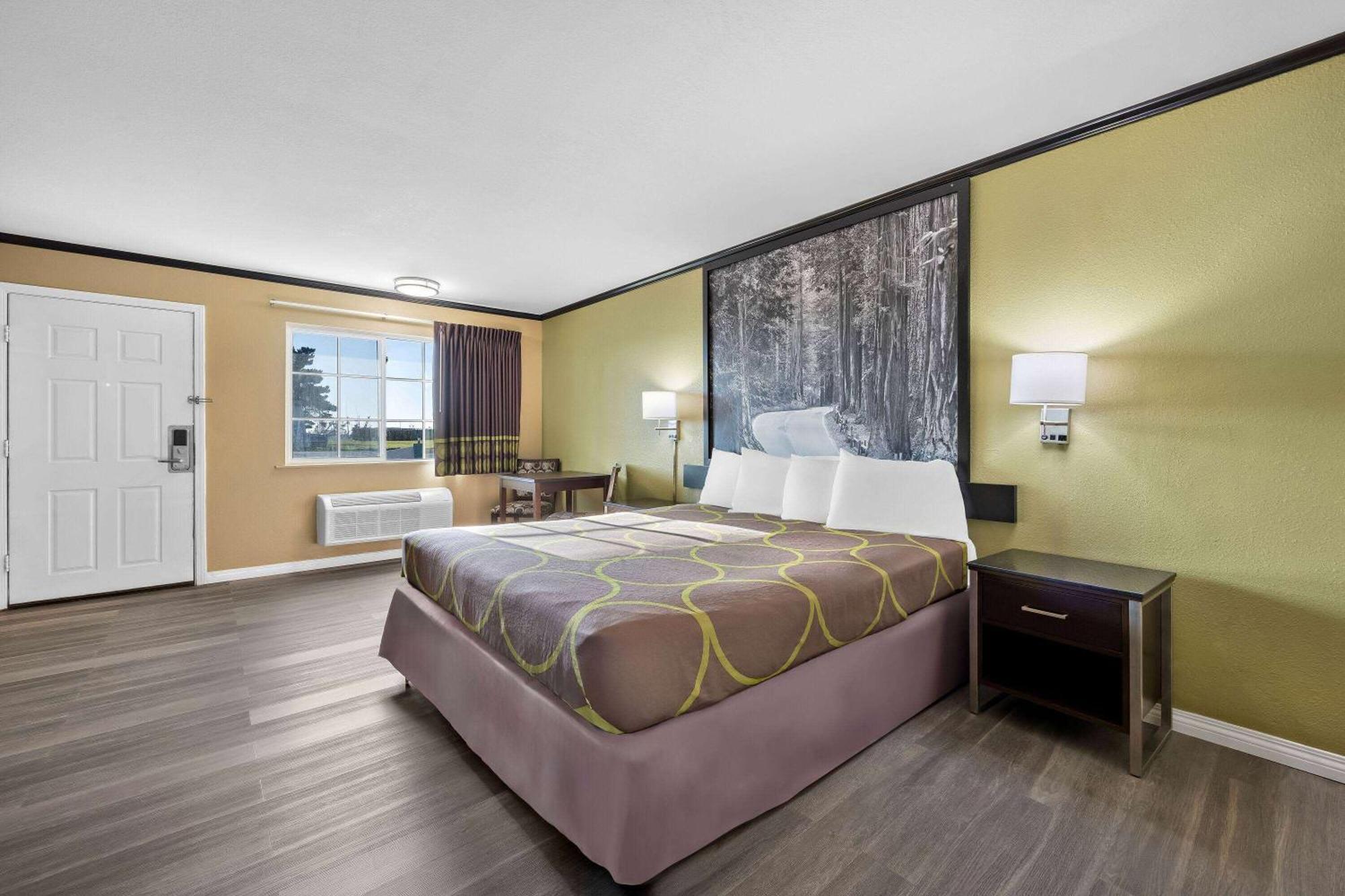Super 8 By Wyndham Crescent City Extérieur photo