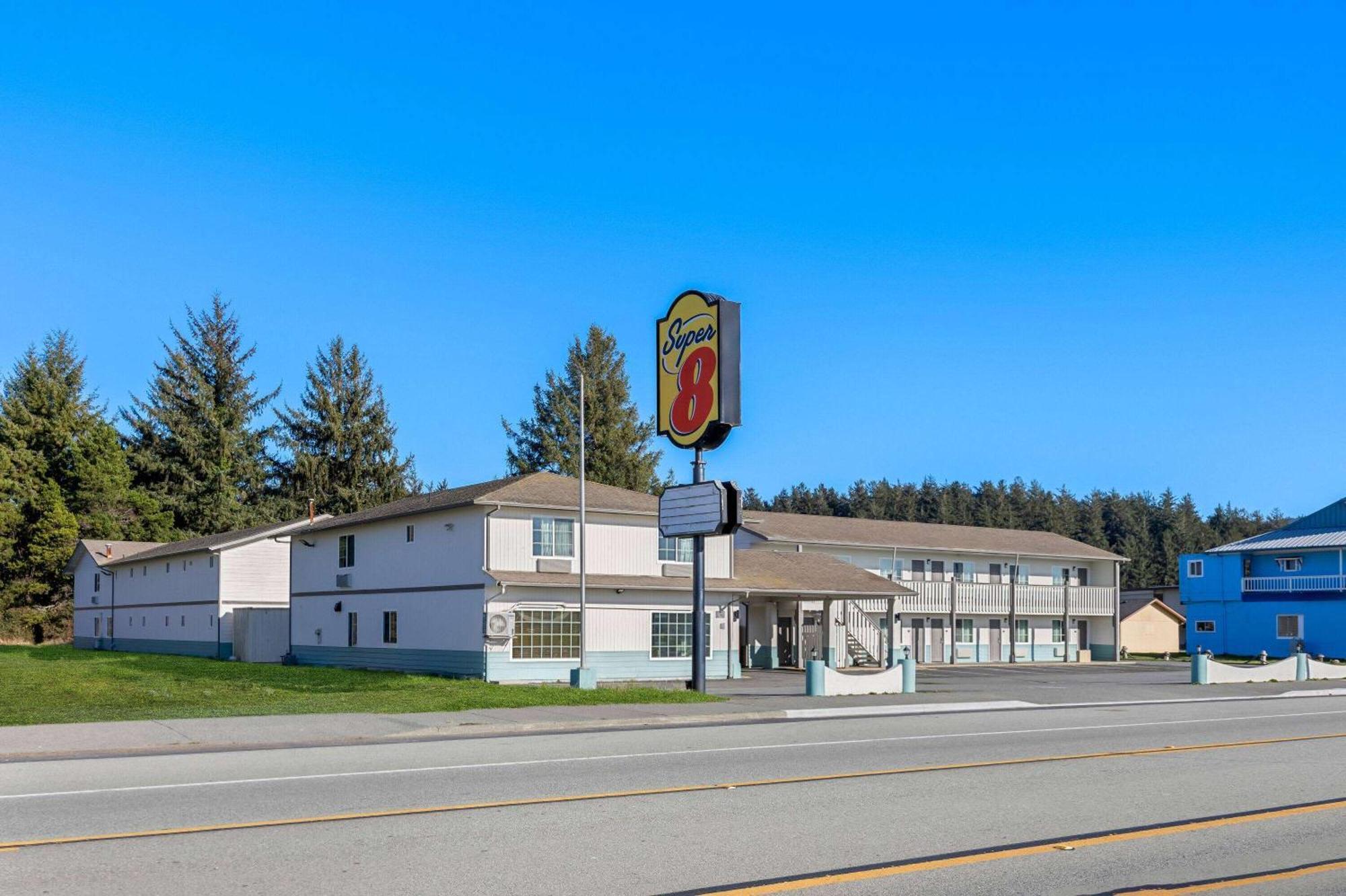 Super 8 By Wyndham Crescent City Extérieur photo