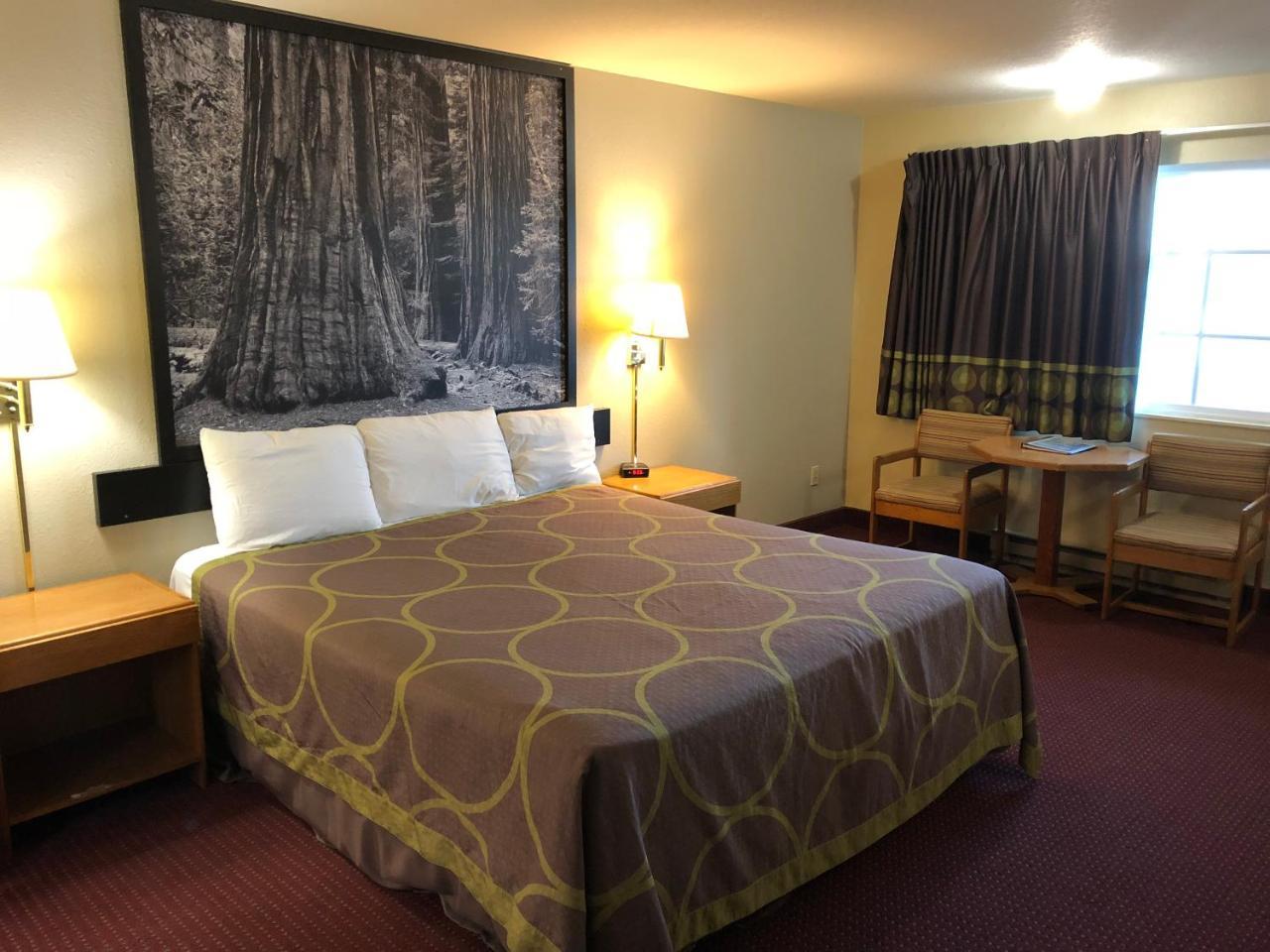 Super 8 By Wyndham Crescent City Extérieur photo