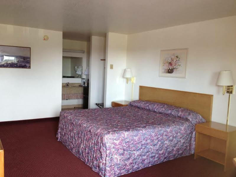 Super 8 By Wyndham Crescent City Extérieur photo