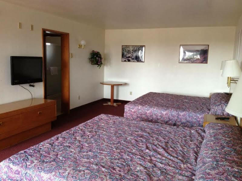 Super 8 By Wyndham Crescent City Extérieur photo